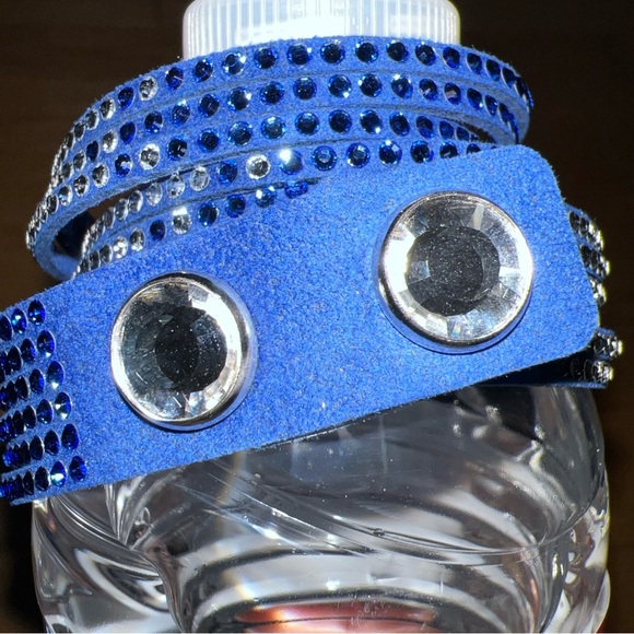 NIB Swarovski Slake Blue Suede Leather Wrap Around Crystal Bracelet - Picture 8 of 11